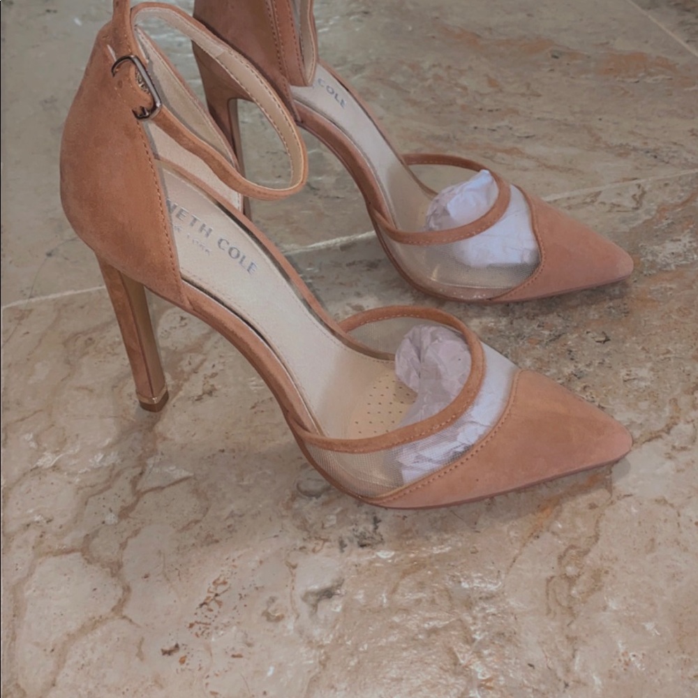 Strap closed toe heel. New.